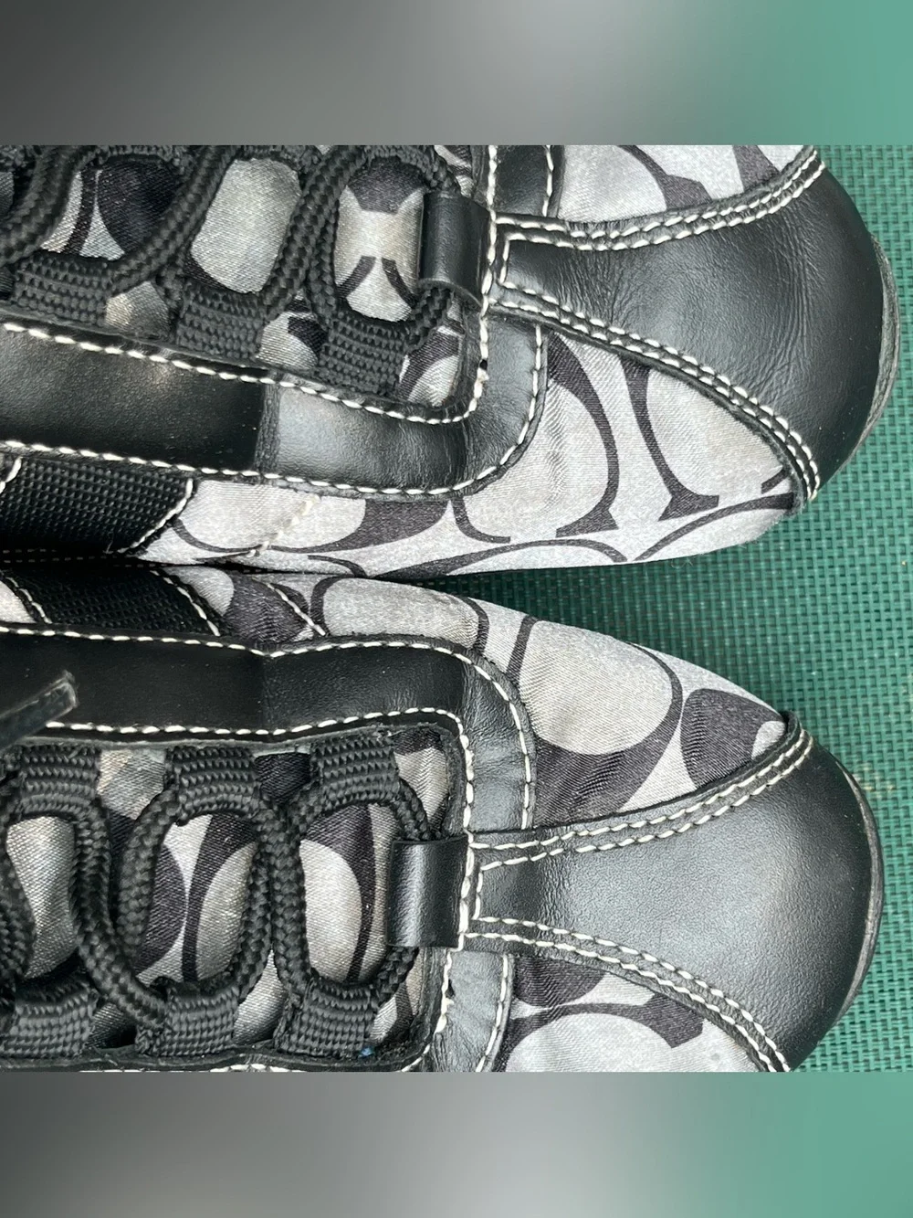 Coach womens sz 7 Black and Gray Signature Pattern Lace-Up Sneakers SPELLOUT,
